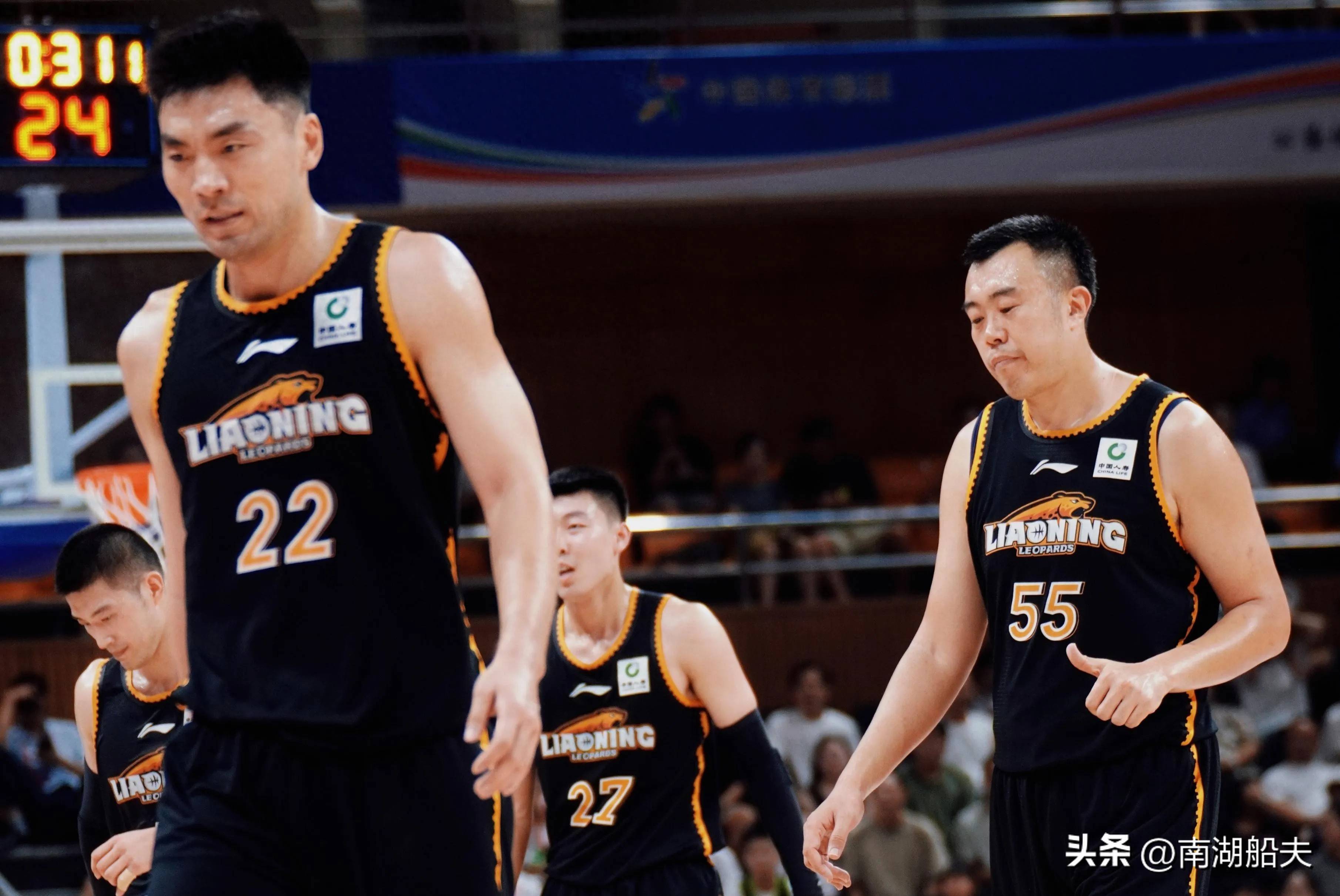 窗口期体能课后,深圳男篮远射贴柱备战国王杯,质疑声仍在,资深球员宣示担当 窗口期体能课后,深圳男篮远射贴柱备战国王杯,质疑声仍在,资深球员宣示担当